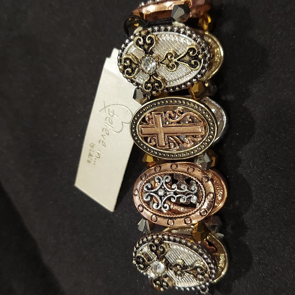 CROSSES BELIEVE BRACELET
